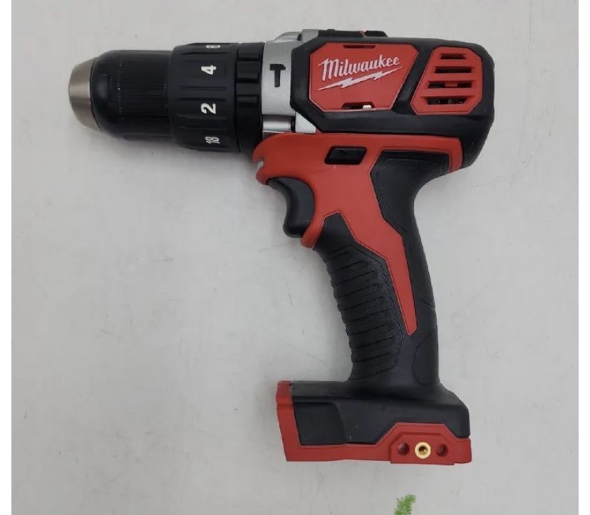  2 Milwaukee, 18 V  Hammer Drills ( Set Of 2 ) )