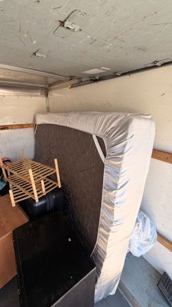 QUEEN BED USED NICELY ITS CLEAN