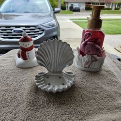 Bath & Body New Foam Soap Holders. Each. New. No Soap