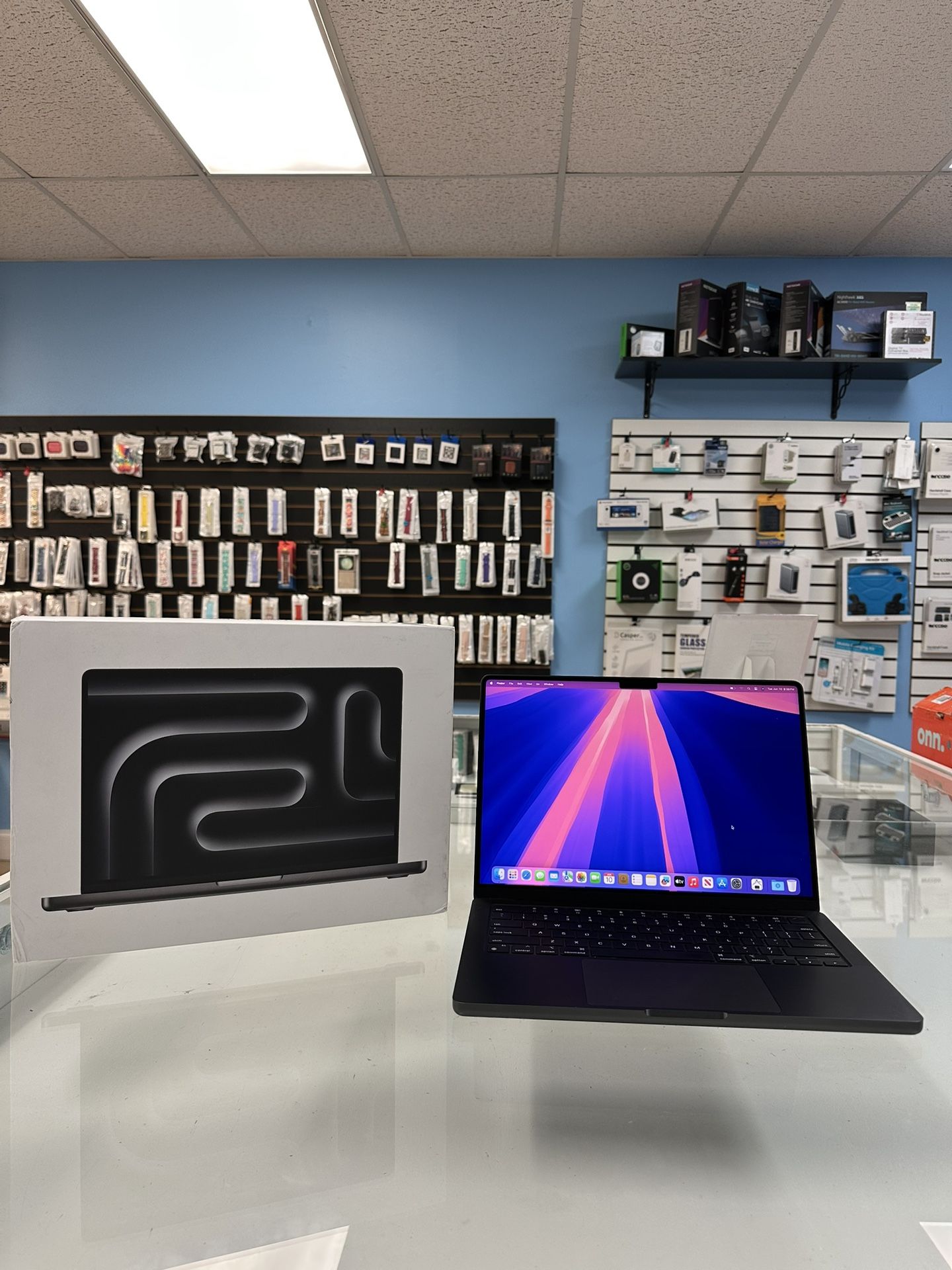 MacBook Pro M3 Pro 18GB 512 SSD Retina XDR