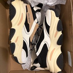 Steve Madden women shoes