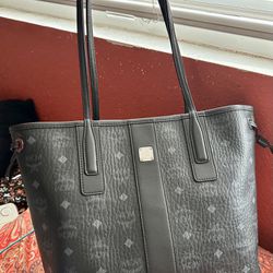 MCM LIZ SMALL TOTE for Sale in Ontario, CA - OfferUp