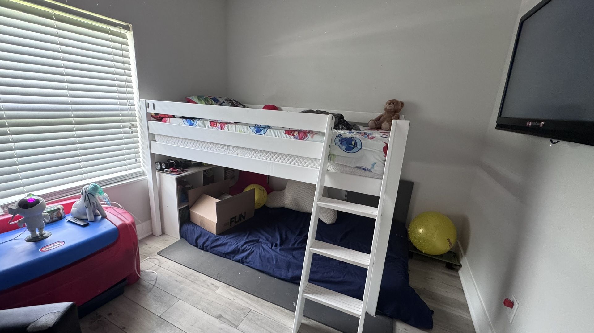 Free Twin Loft Bed (no Mattress)