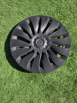 Tesla Model Y 19” hubcaps (3 ONLY)