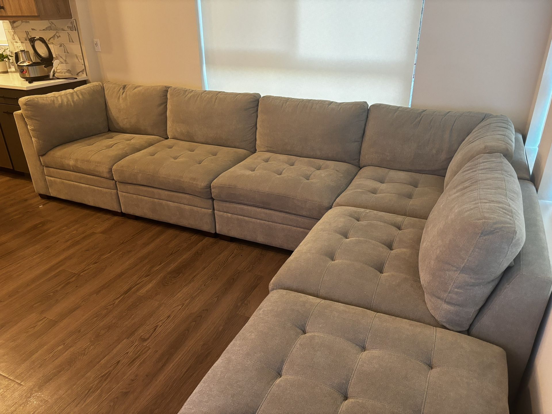 Thomasville Tisdale Boucle Modular Sectional with Storage Ottoman
