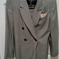 Gray Woman Skirt Suit