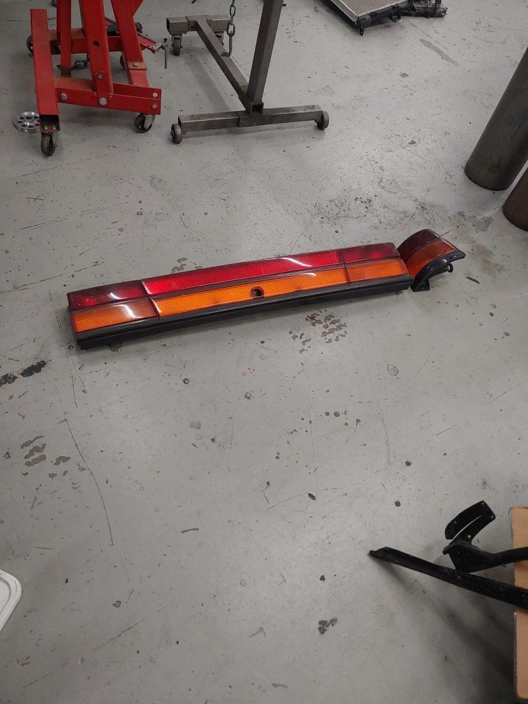 95 Chrysler LeBaron Tail Lights
