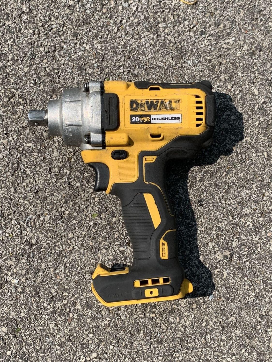 Dewalt 20v 1/2 Mid Range Impact Wrench