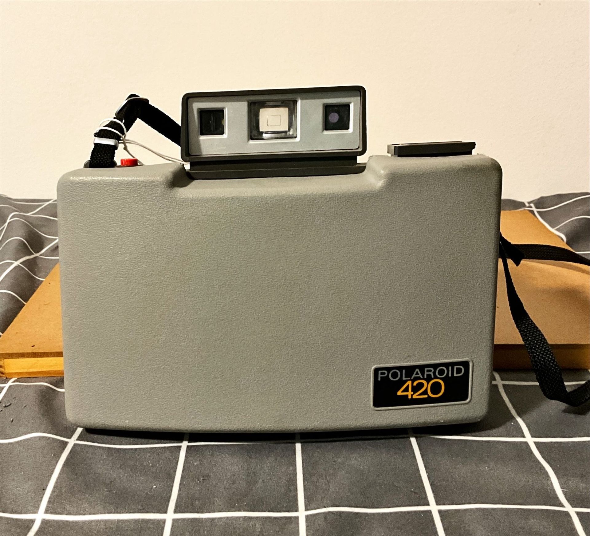 Polaroid - 420