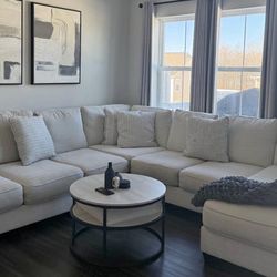 3 Piece Sectional With Chase