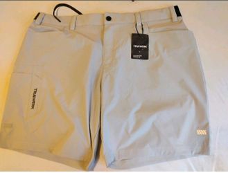 Truewerk Men' s Gray Cargo Shorts. size 2 XL, 8L