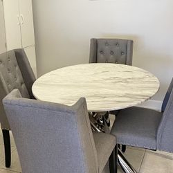 Beautiful marble Table With 4 Chairs