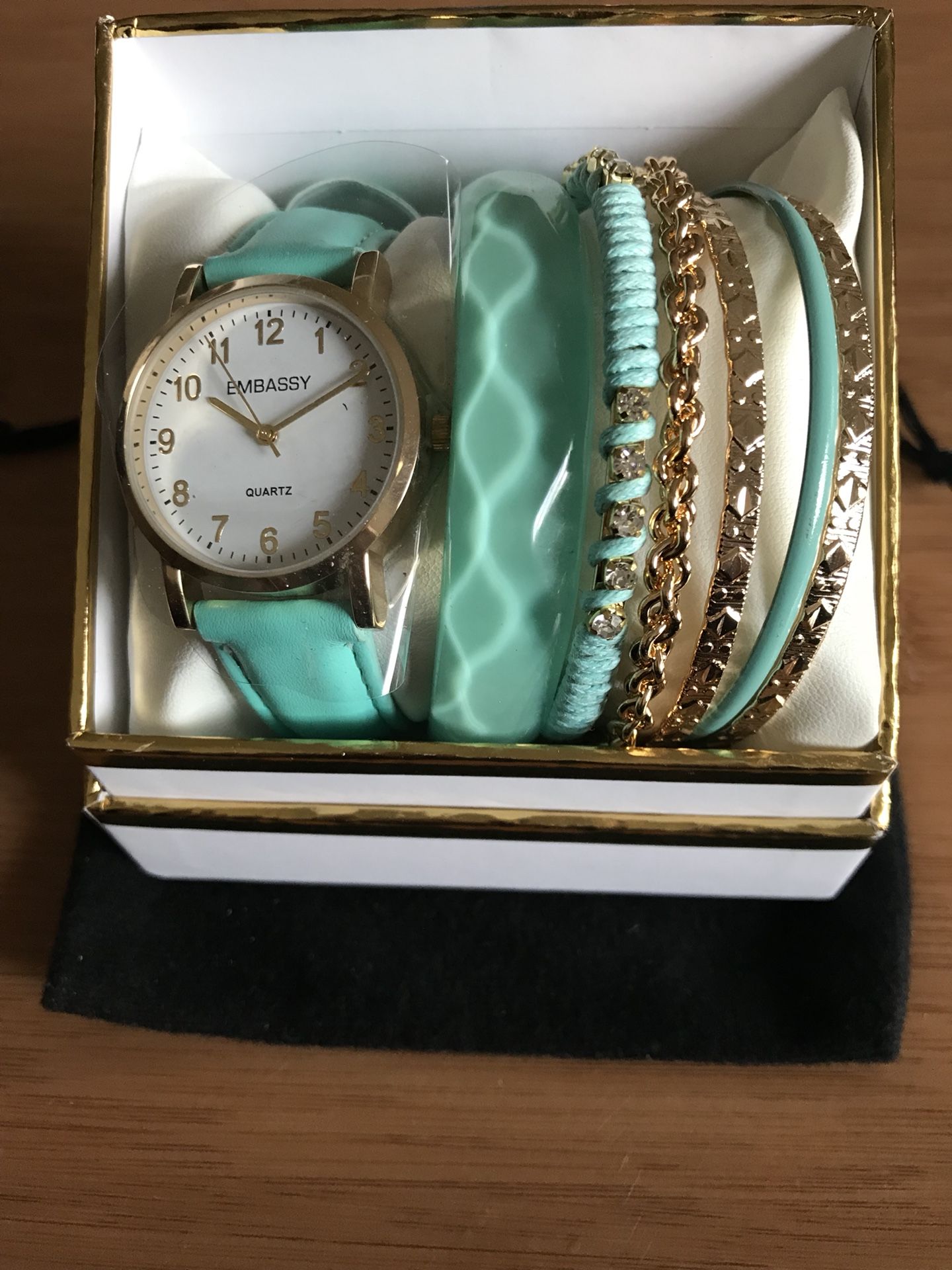 Ladies Watch And Bracelet Set