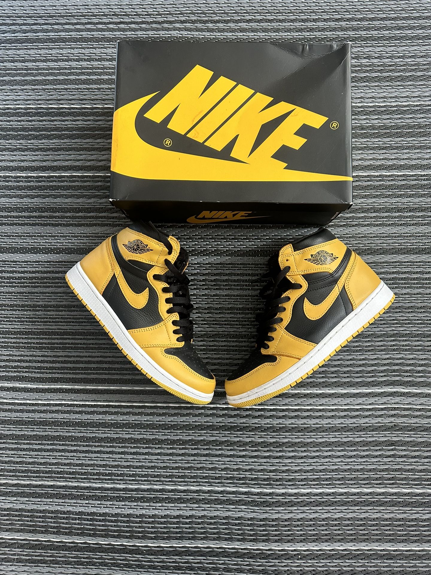 Jordan 1 “Pollen”