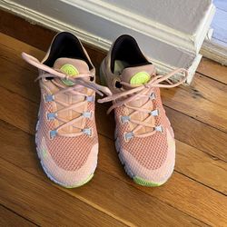 NIKE Women Metcon Size 8