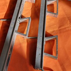 A set of board stretchers