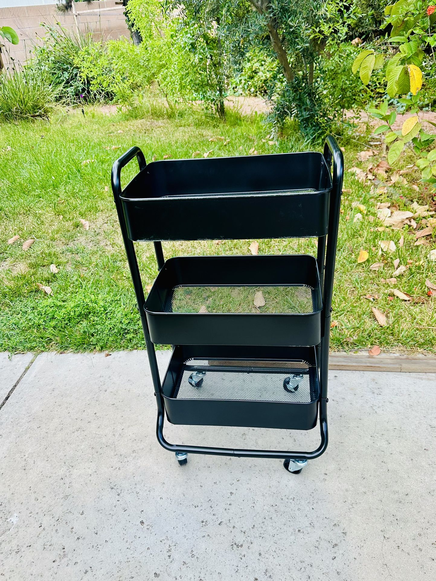 3 Tier Metal Rolling Organizer Cart With Lockable Wheel Size Length 17", Width 12", Height 32" New condition assembled