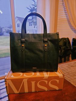 Women's Handbag with cross body attachment