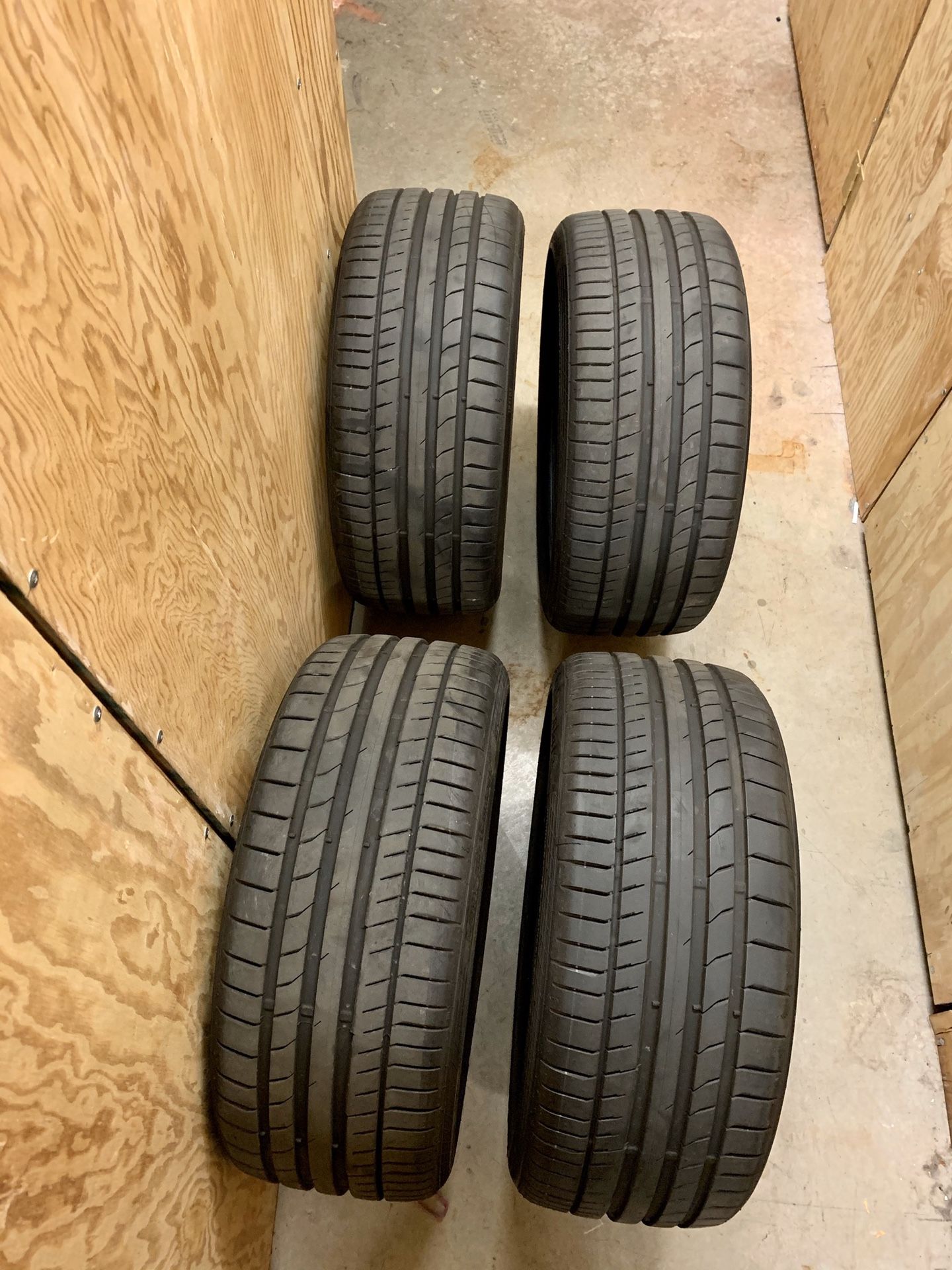 2019 VW Golf R stock tires 235/35/19 (Continental ContiSportContact 5P) x4