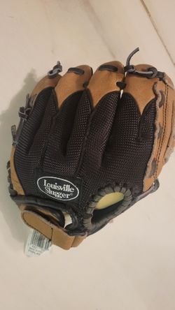 Louisville Slugger Youth Baseball Glove Gen950BM 9.5 Inch Tee Ball