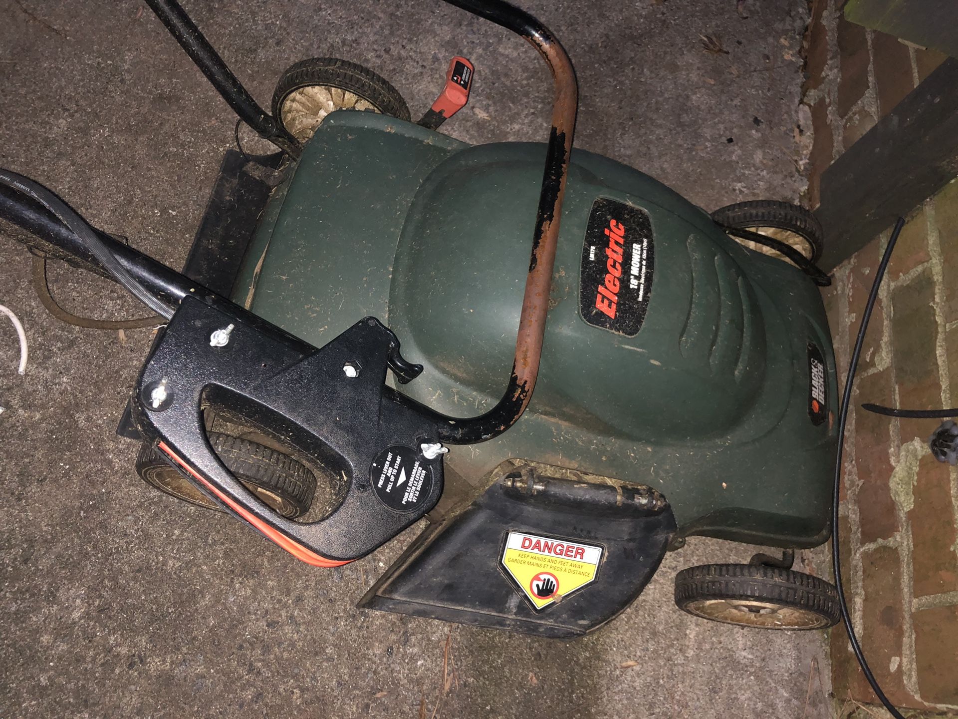 black & decker electric lawn mower