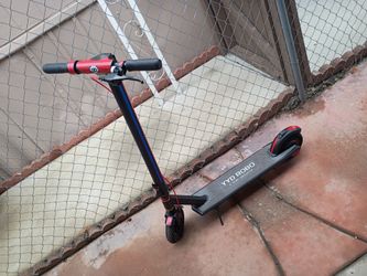 YYD ROBO Electric kick scooter 350 w power motor.