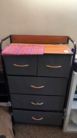 Drawer cabinet for clothes