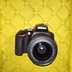 NIKON DIGITAL CAMERA D5600