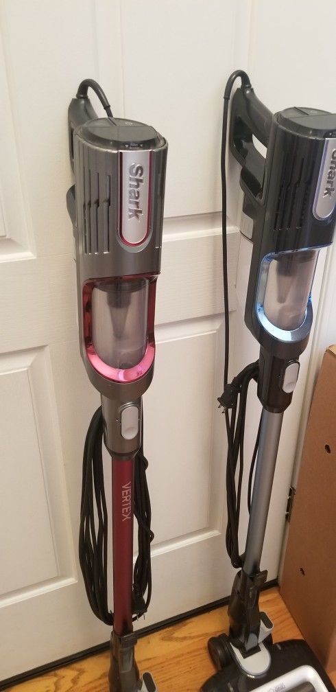 NEW cond SHARK DUO CLEAN MODEL VACUUM , WITH ATTACHMENTS , AMAZING POWER SUCTION , WORKS EXCELLENT , IN THE BOX