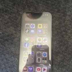 iPhone 16e