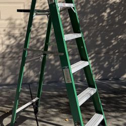 Gorilla 6’ Fiberglass Ladder