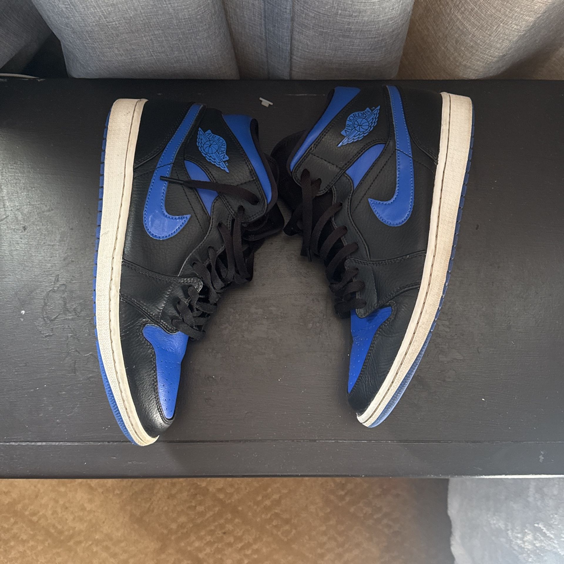 Blue and black jordan retro 1, Size 11