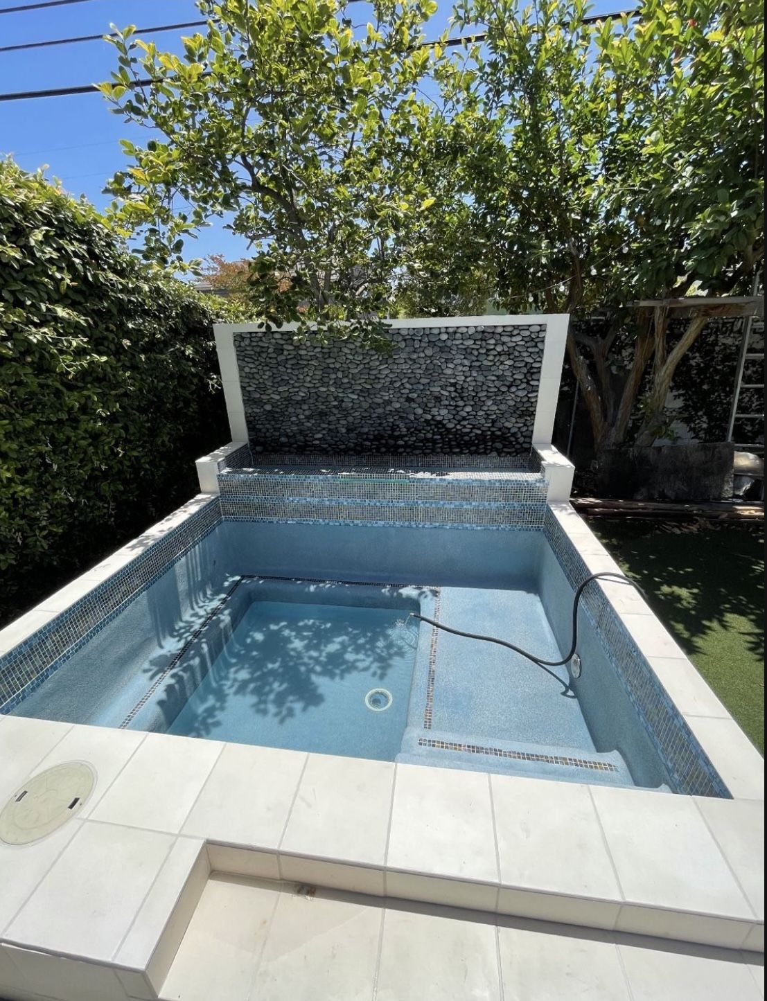 Back Yard Hot Tub Spa Jacuzzi Pebble