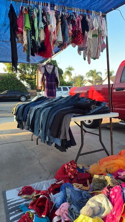 Yard sale 1943 E Merion Dr  Ontario ca 91761