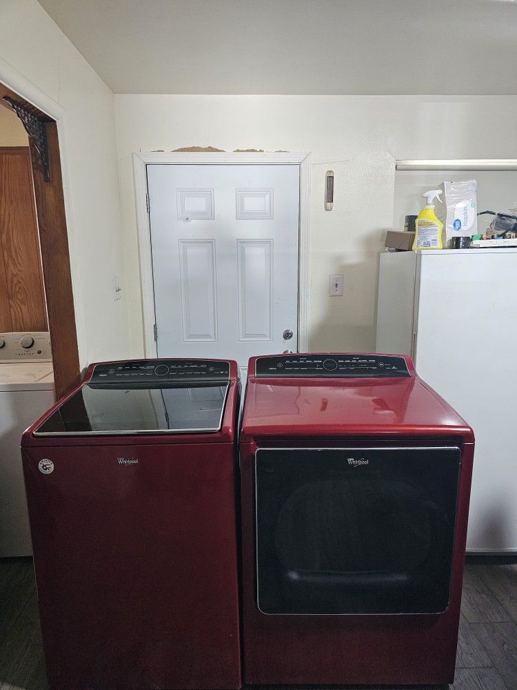 WHIRLPOOL WASHER AND DRYER SET BOTH ELECTRIC XL CAPACITY 5.3 CU GOOD CONDITION DELIVERY AVAILABLE FOR EXTRA FEE WE DO REPAIRS
