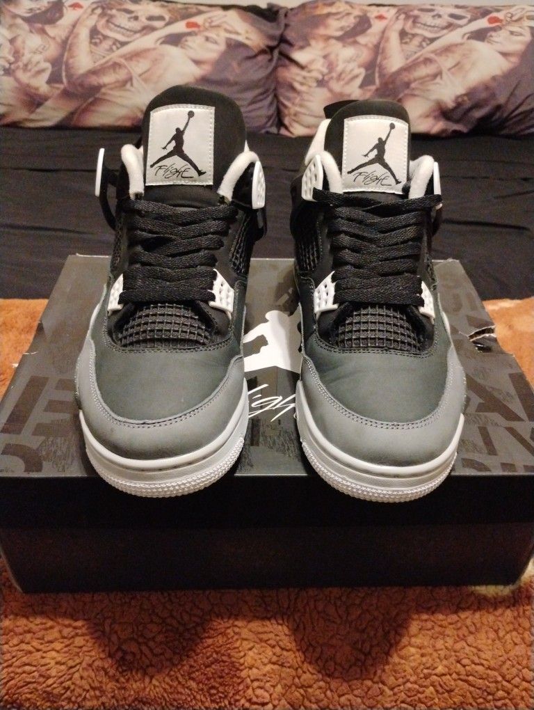 Jordan 4's RETRO