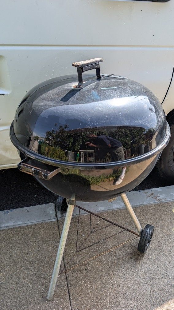 Vintage Weber BBQ 22" Barbecue Kettle Grille Black Charcoal Grill