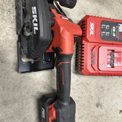 Skil 20v Mini Circ Saw With Battery And Charger 