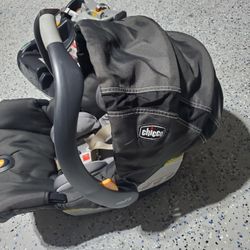Chicco Car Seat Set