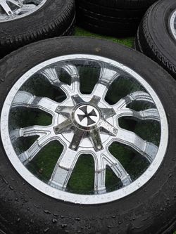 Wheels 20s fit chevy or f150 need 1 cap