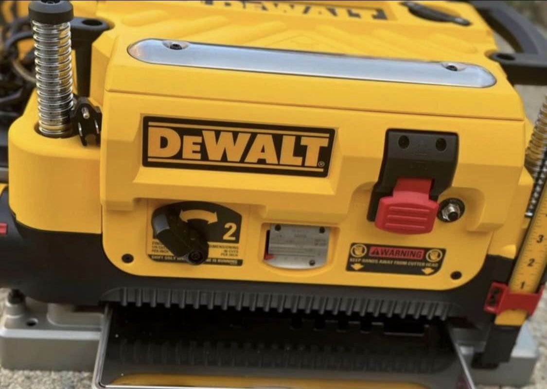DEWALT 13-in W 15-Amp Benchtop Planer