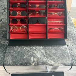 Glasses holder