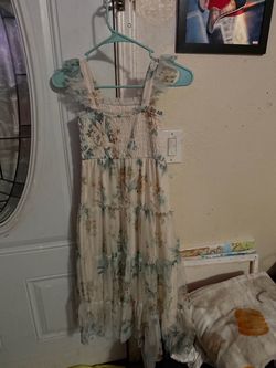 Vestidos para niñas en muy buen estado el verdesito y el morado son talla 10 y el otro es talla 7
