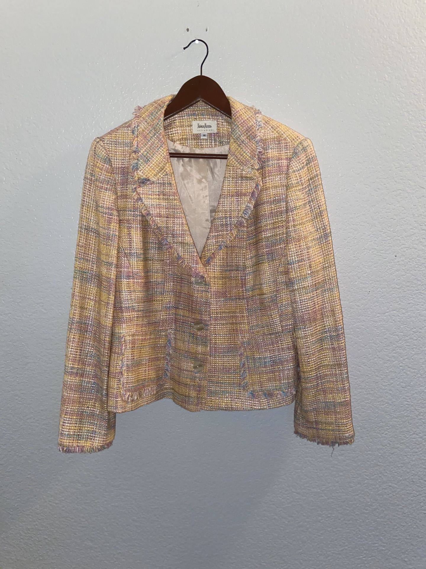 Pretty Plaid Pastel Fringed Neiman Marcus Blazer - Size 14. Great condition B103