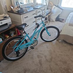 7 Speed,24" Womens Cruiser 
