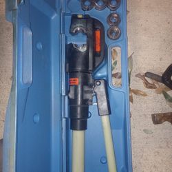 Thomas and Betts 14 ton Hydraulic Crimper with Dies