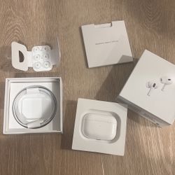  Apple AirPods Pro (White) – Opened but Never Used.