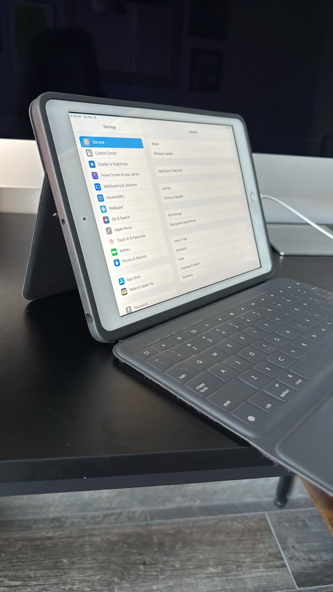 iPad 7th gen + Logitech Keyboard case