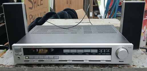 Vintage RCA MSR130 Quartz Synthesized Stereo Receiver