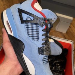 Jordan 4 Travis Scott